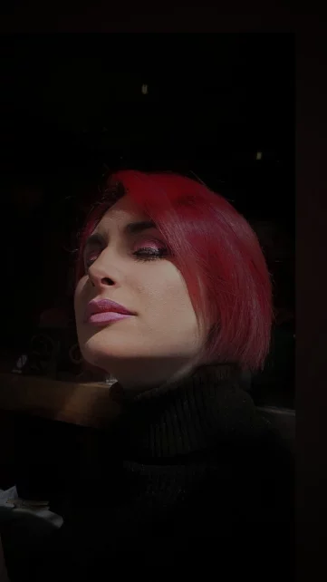 Photo of model @elenaxatzi