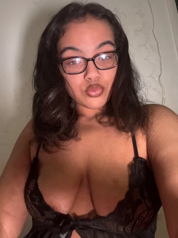 Photo of model @eliseluvvsyou