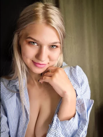 Photo of model @ellabelle1