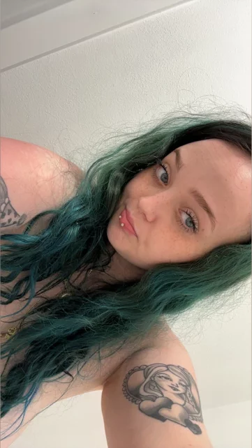 Photo of model @ellaenchantedd