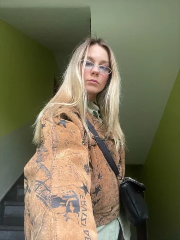 Photo of model @ellagoldie
