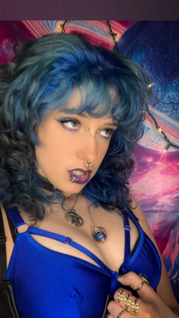 Photo of model @emberann420