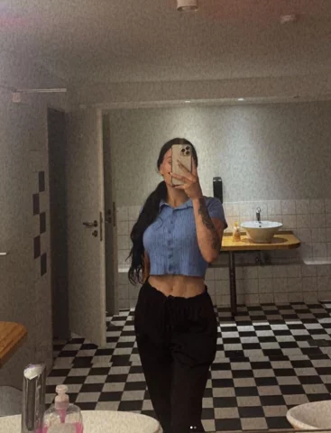Photo of model @emilia-x-bae