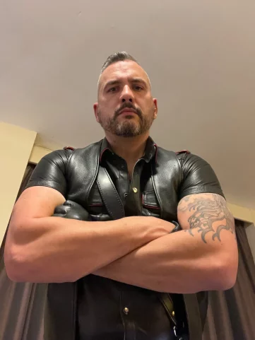 Photo of model @englishleathermaster