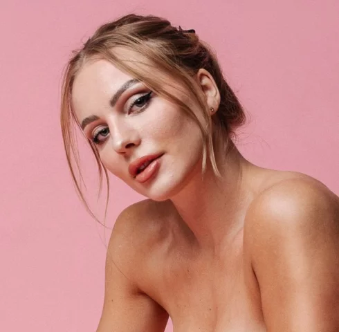 Photo of model @erikahelin