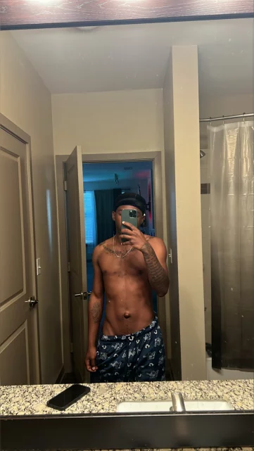 Photo of model @etricxxx