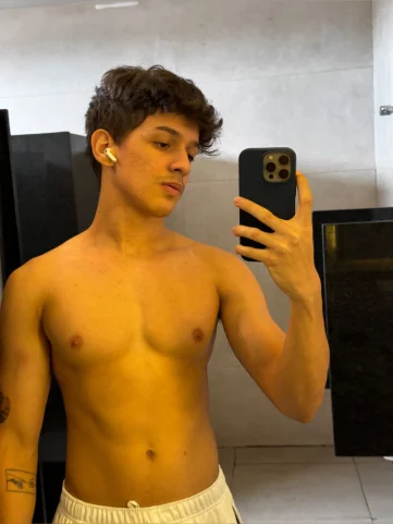 Photo of model @feantunes