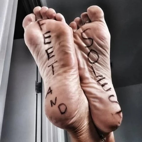 Photo of model @feetandsoles5