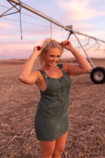 Photo of model @femalefarmerrancherfree