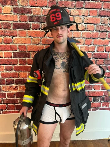 Photo of model @firefighternasty