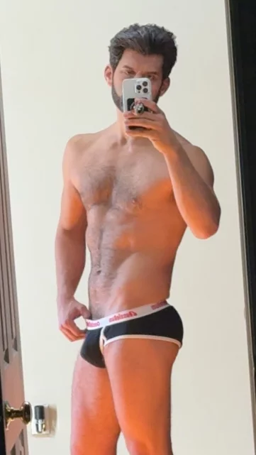 Photo of model @fit_dilf_daddy