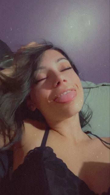 Photo of model @flowerfeetxx69