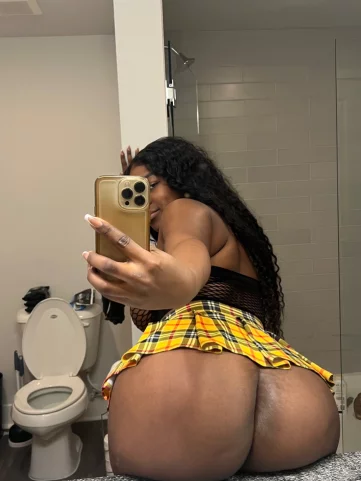 Photo of model @foreignbarbietv