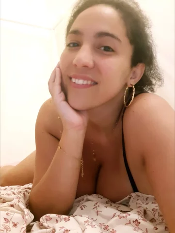 Photo of model @frenchypillows