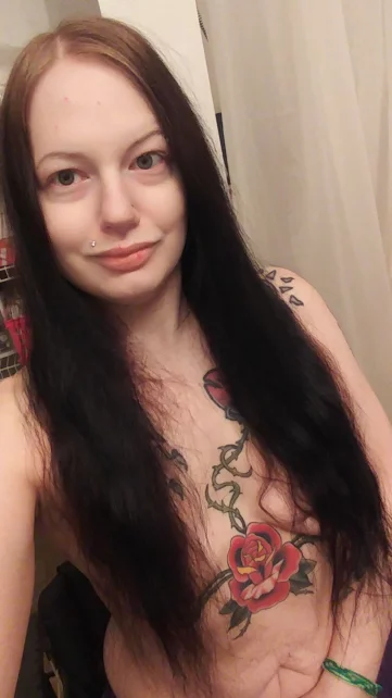 Photo of model @frostyvixen