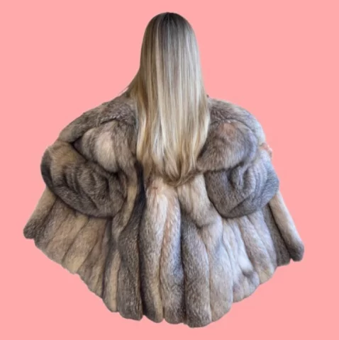 Photo of model @furcoatlove
