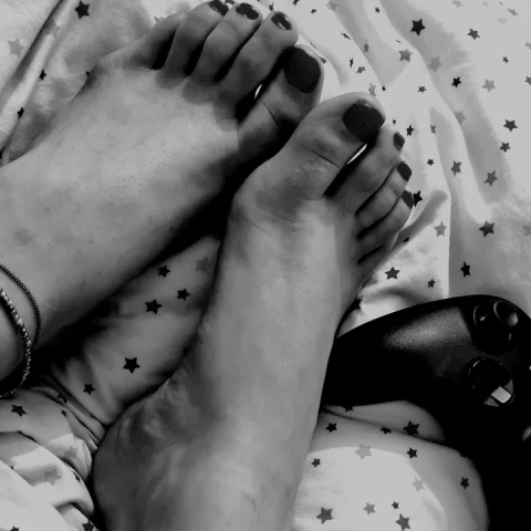 Photo of model @gamergirlfeet7890