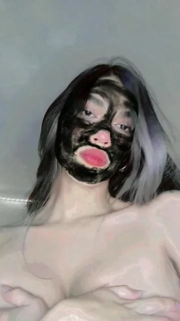 Photo of model @genesiss666