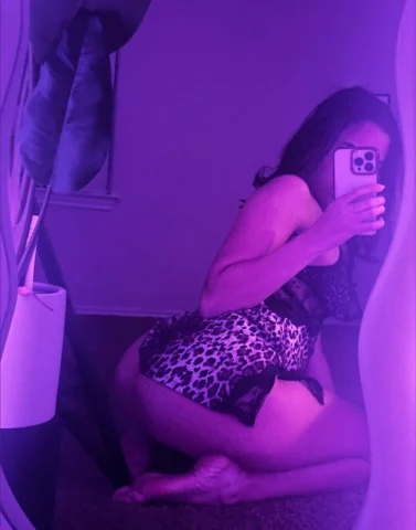 Photo of model @getthickywithessi