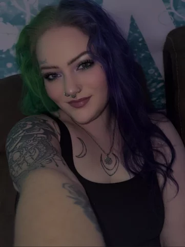 Photo of model @gh0stgirl242