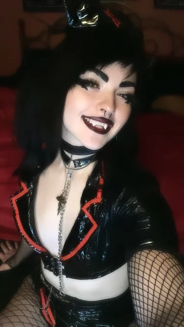 Photo of model @ghostieemuffinn