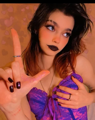 Photo of model @giftofshadows_free