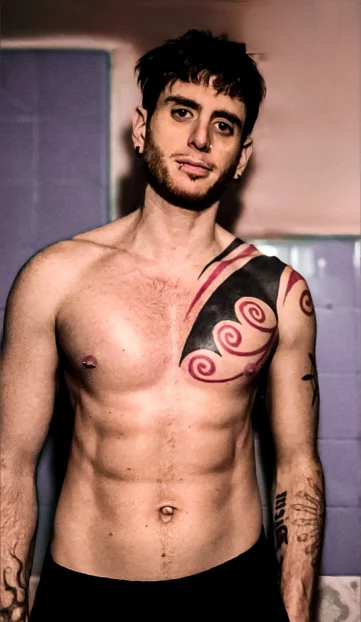 Photo of model @gingerboytattoo