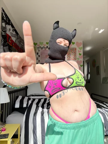 Photo of model @goddess_goblin