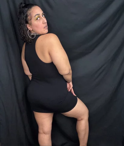 Photo of model @goddessjj28