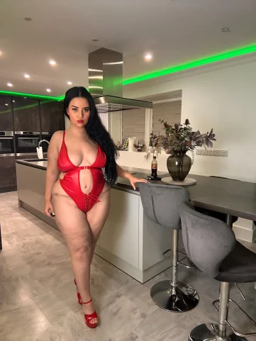 Photo of model @goddessroseann