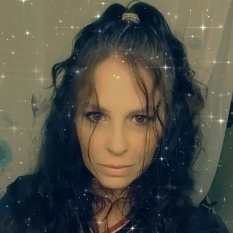 Photo of model @goddesstara33