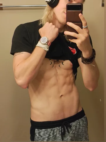 Photo of model @goobydrewby