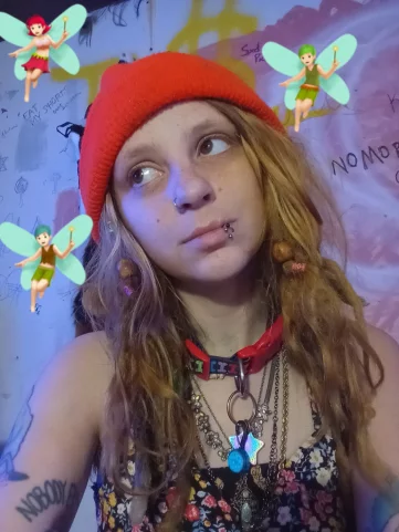 Photo of model @goodlilpet