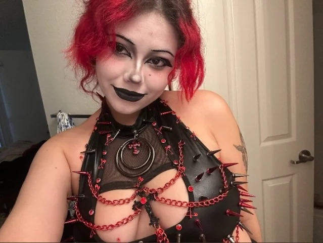 Photo of model @gothgamergirly