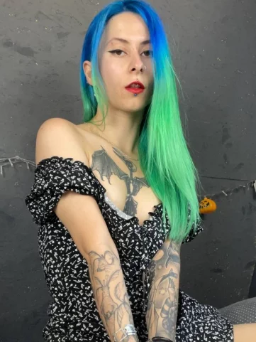 Photo of model @greenfairy777