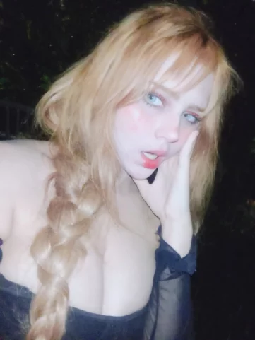Photo of model @guhkey