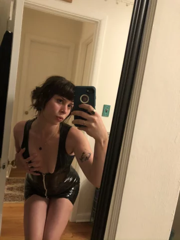 Photo of model @gwenxdarling