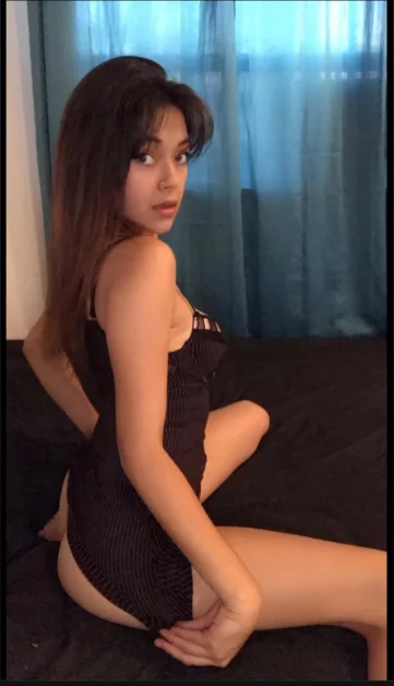 Photo of model @hailmaryxo