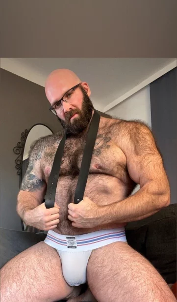 Photo of model @hairymusclebear