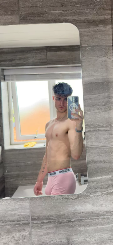 Photo of model @harveytwink
