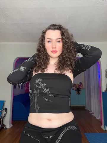 Photo of model @hazellush