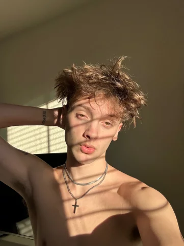Photo of model @heytroy
