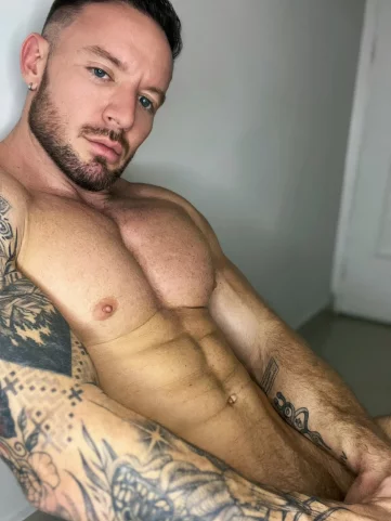 Photo of model @holdenhuntxx_free