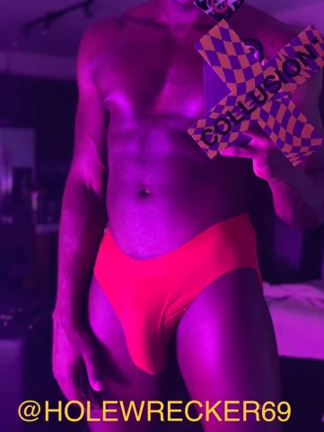 Photo of model @holewrecker69xxx