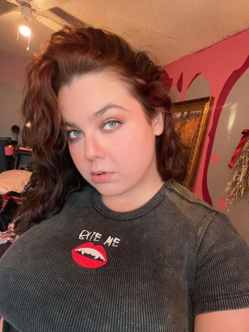 Photo of model @honeybuntv