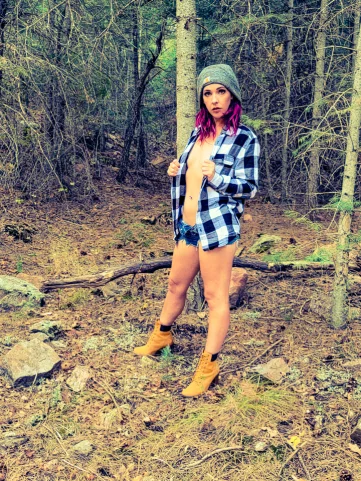 Photo of model @hot_hippie69