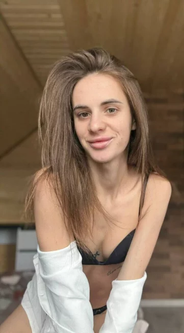 Photo of model @hottie_lily