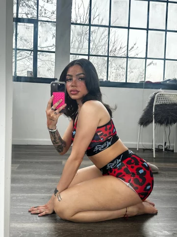 Photo of model @howloudd
