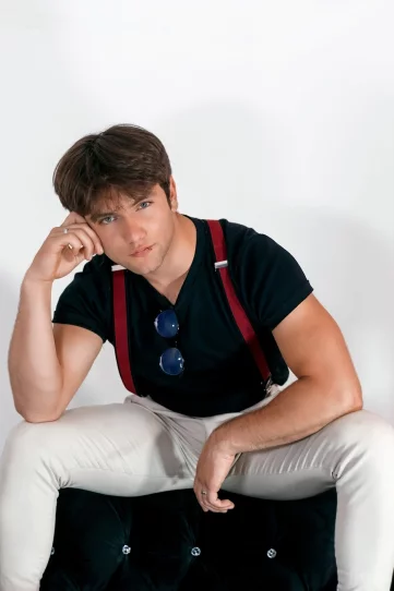 Photo of model @hugs_to_noah