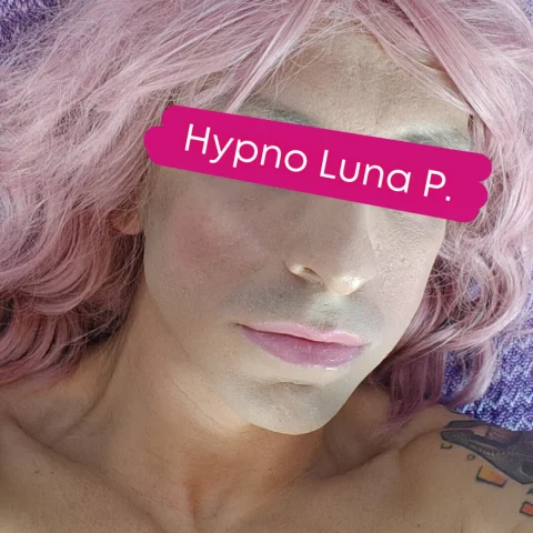 Photo of model @hypnoluna
